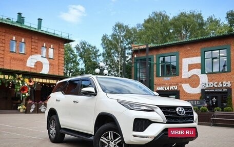 Toyota Fortuner II, 2022 год, 4 600 000 рублей, 3 фотография