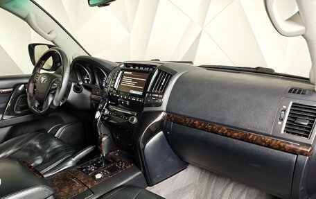 Toyota Land Cruiser 200, 2015 год, 3 097 000 рублей, 13 фотография