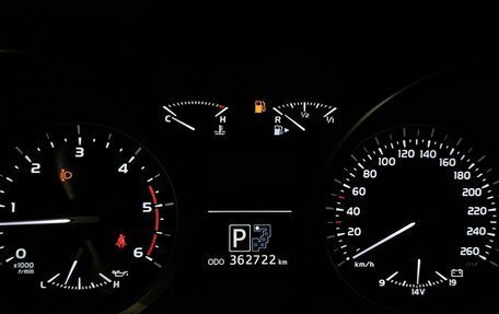 Toyota Land Cruiser 200, 2015 год, 3 097 000 рублей, 18 фотография