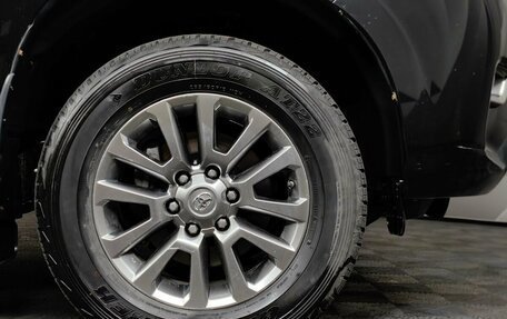 Toyota Land Cruiser Prado 150 рестайлинг 2, 2018 год, 5 450 000 рублей, 9 фотография