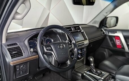 Toyota Land Cruiser Prado 150 рестайлинг 2, 2018 год, 5 450 000 рублей, 19 фотография