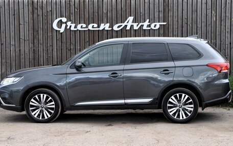 Mitsubishi Outlander III рестайлинг 3, 2019 год, 2 360 000 рублей, 2 фотография