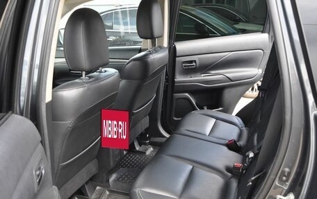 Mitsubishi Outlander III рестайлинг 3, 2019 год, 2 360 000 рублей, 11 фотография