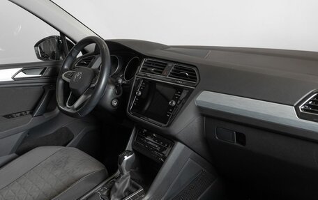Volkswagen Tiguan II, 2021 год, 2 844 000 рублей, 7 фотография