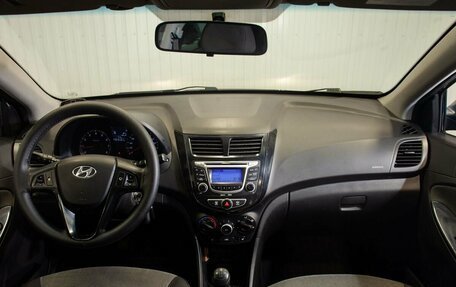 Hyundai Solaris II рестайлинг, 2011 год, 740 000 рублей, 21 фотография