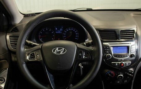 Hyundai Solaris II рестайлинг, 2011 год, 740 000 рублей, 22 фотография