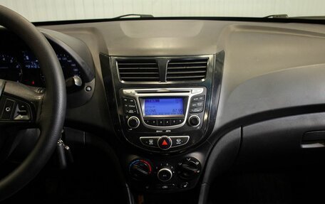 Hyundai Solaris II рестайлинг, 2011 год, 740 000 рублей, 28 фотография