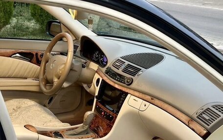 Mercedes-Benz E-Класс, 2003 год, 1 300 000 рублей, 8 фотография
