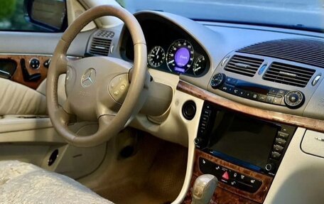 Mercedes-Benz E-Класс, 2003 год, 1 300 000 рублей, 9 фотография