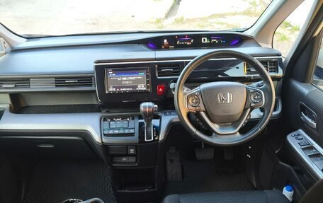 Honda Stepwgn IV, 2021 год, 2 550 000 рублей, 4 фотография