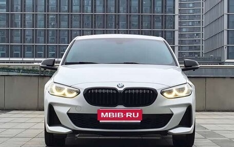 BMW 1 серия, 2022 год, 1 560 000 рублей, 2 фотография
