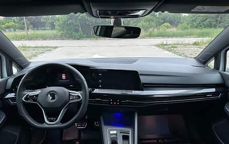 Volkswagen Golf VIII, 2022 год, 1 680 000 рублей, 10 фотография