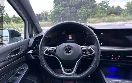 Volkswagen Golf VIII, 2022 год, 1 680 000 рублей, 11 фотография
