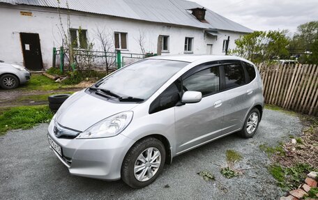 Honda Fit III, 2010 год, 720 000 рублей, 4 фотография