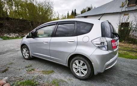 Honda Fit III, 2010 год, 720 000 рублей, 7 фотография