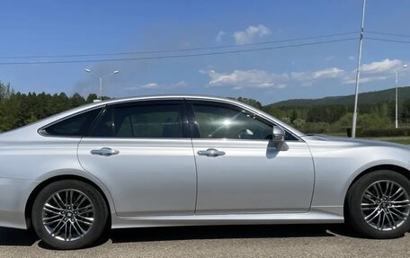 Toyota Crown, 2022 год, 3 800 000 рублей, 12 фотография
