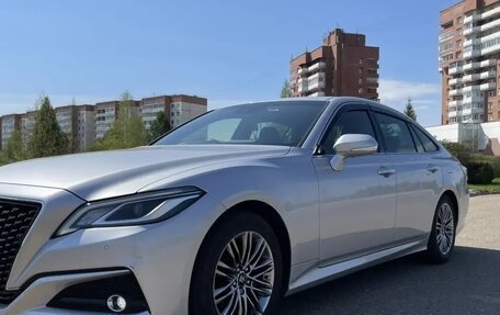 Toyota Crown, 2022 год, 3 800 000 рублей, 9 фотография