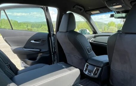 Toyota Crown, 2022 год, 3 800 000 рублей, 17 фотография