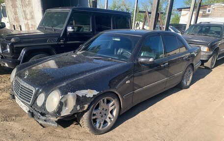 Mercedes-Benz E-Класс, 1999 год, 300 000 рублей, 13 фотография