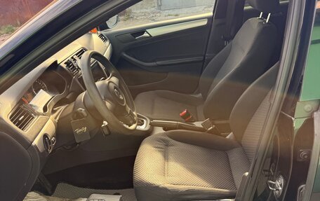 Volkswagen Jetta VI, 2012 год, 800 000 рублей, 6 фотография