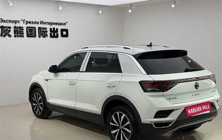 Volkswagen T-Roc I, 2023 год, 1 665 000 рублей, 5 фотография