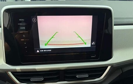 Volkswagen T-Roc I, 2023 год, 1 665 000 рублей, 11 фотография