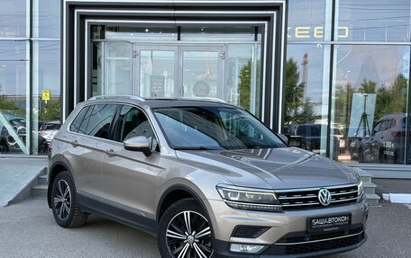 Volkswagen Tiguan II, 2017 год, 2 300 000 рублей, 3 фотография