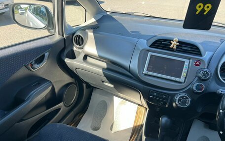 Honda Fit III, 2010 год, 709 000 рублей, 16 фотография