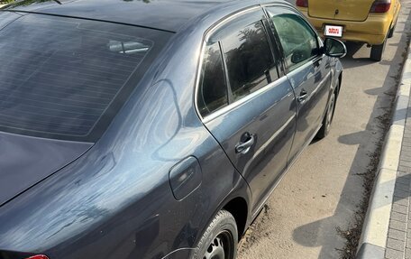 Volkswagen Jetta VI, 2005 год, 700 000 рублей, 8 фотография