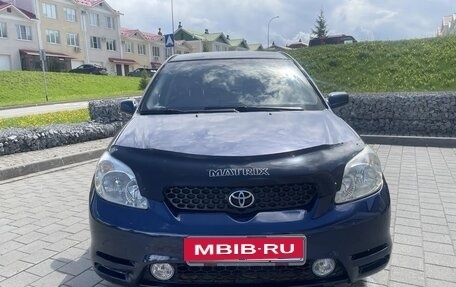 Toyota Matrix, 2003 год, 555 000 рублей, 2 фотография