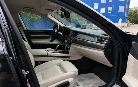 BMW 7 серия, 2012 год, 1 580 000 рублей, 16 фотография