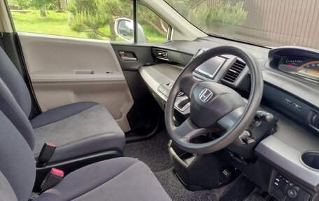 Honda Freed I, 2010 год, 1 100 000 рублей, 14 фотография