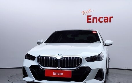 BMW 5 серия, 2024 год, 5 241 010 рублей, 3 фотография