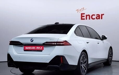 BMW 5 серия, 2024 год, 5 241 010 рублей, 2 фотография