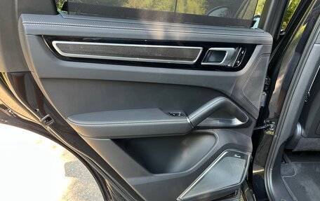 Porsche Cayenne III, 2021 год, 18 500 000 рублей, 20 фотография
