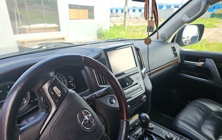 Toyota Land Cruiser 200, 2016 год, 4 400 000 рублей, 6 фотография