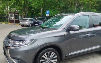 Mitsubishi Outlander III рестайлинг 3, 2021 год, 2 500 000 рублей, 1 фотография