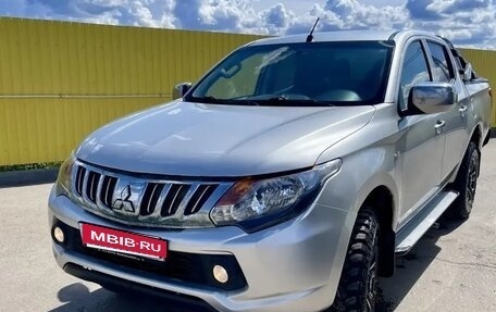 Mitsubishi L200 IV рестайлинг, 2015 год, 2 100 000 рублей, 2 фотография