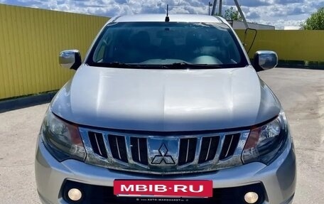 Mitsubishi L200 IV рестайлинг, 2015 год, 2 100 000 рублей, 3 фотография