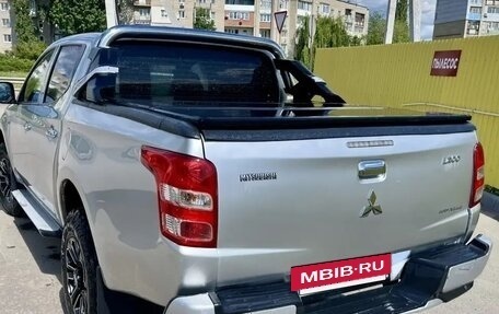 Mitsubishi L200 IV рестайлинг, 2015 год, 2 100 000 рублей, 5 фотография