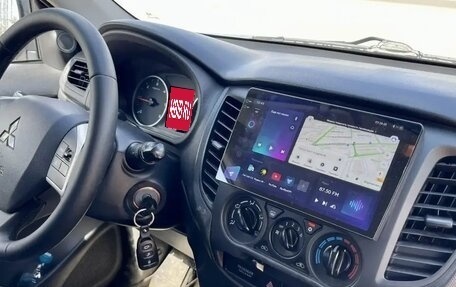 Mitsubishi L200 IV рестайлинг, 2015 год, 2 100 000 рублей, 11 фотография