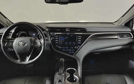 Toyota Camry, 2019 год, 2 680 000 рублей, 17 фотография