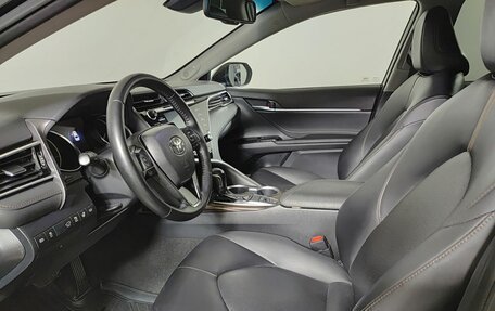 Toyota Camry, 2019 год, 2 680 000 рублей, 20 фотография