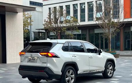 Toyota RAV4, 2023 год, 2 100 123 рублей, 8 фотография