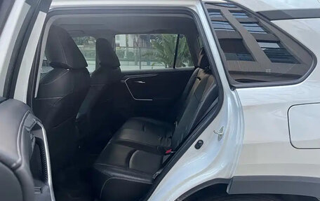 Toyota RAV4, 2023 год, 2 100 123 рублей, 5 фотография