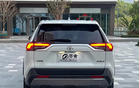 Toyota RAV4, 2023 год, 2 100 123 рублей, 9 фотография