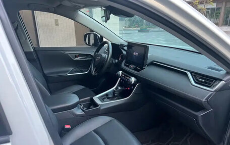 Toyota RAV4, 2023 год, 2 100 123 рублей, 6 фотография