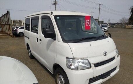 Toyota Lite Ace VI, 2018 год, 1 140 000 рублей, 2 фотография