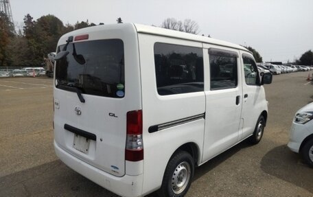 Toyota Lite Ace VI, 2018 год, 1 140 000 рублей, 3 фотография