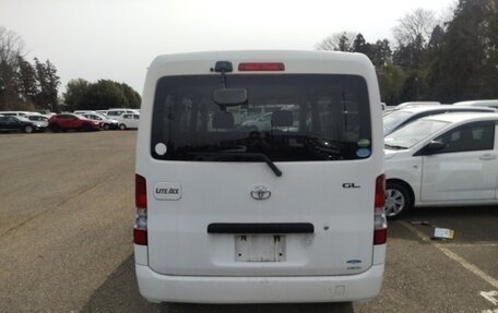 Toyota Lite Ace VI, 2018 год, 1 140 000 рублей, 4 фотография
